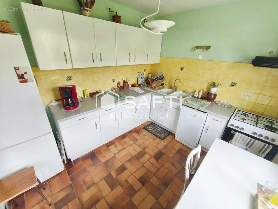 Maison 71 m² à La Madeleine-Bouvet  - photo 4