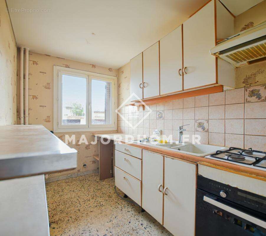 Appartement à MARSEILLE-4E