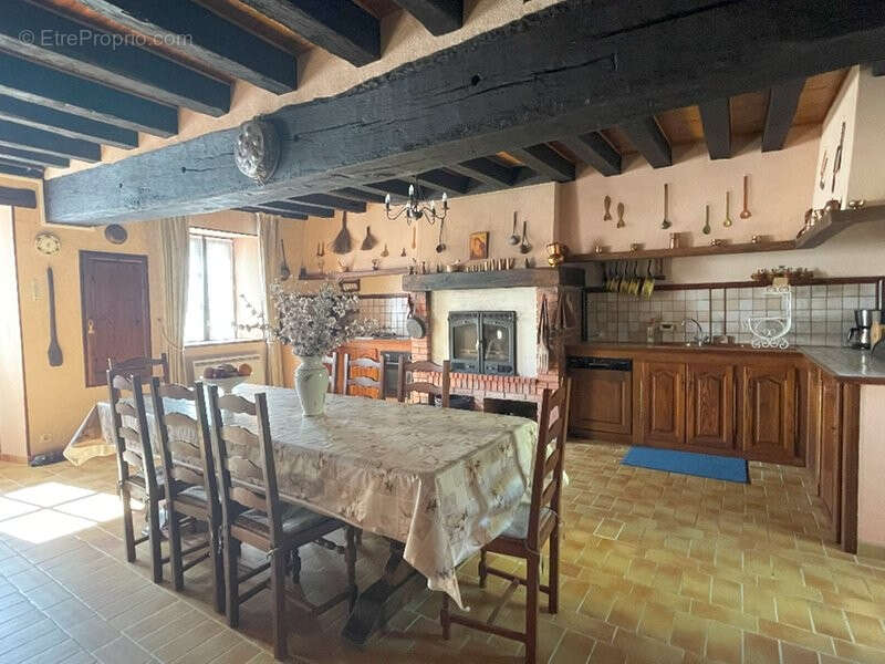 Maison à LA BAZOCHE-GOUET