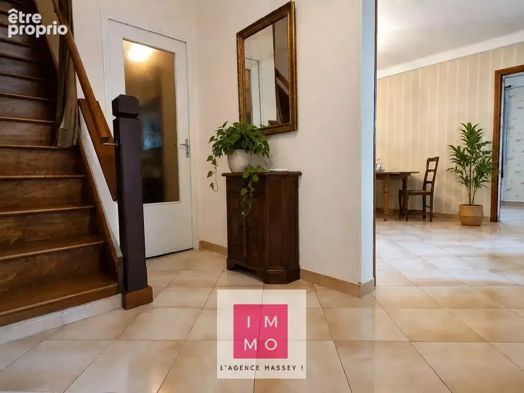 Maison familiale de 140 m² avec grand garage, atelier et jardin clos - photo 10