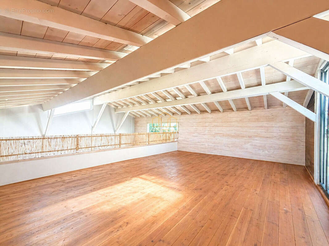 Maison contemporaine T5 à vendre à Gujan-Mestras - photo 9