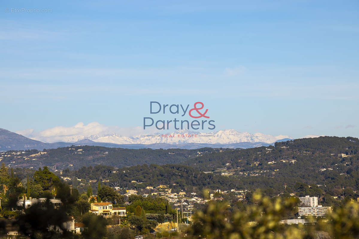 Maison à MANDELIEU-LA-NAPOULE