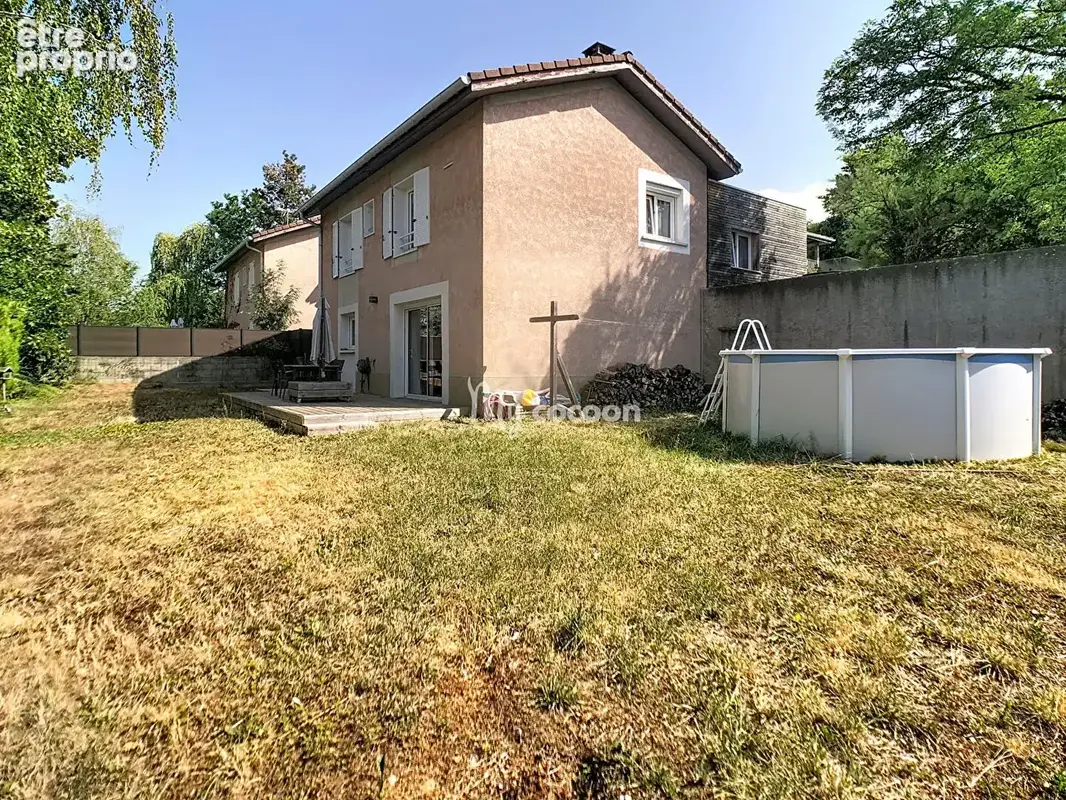 Maison - T8 -156 m² - photo 2