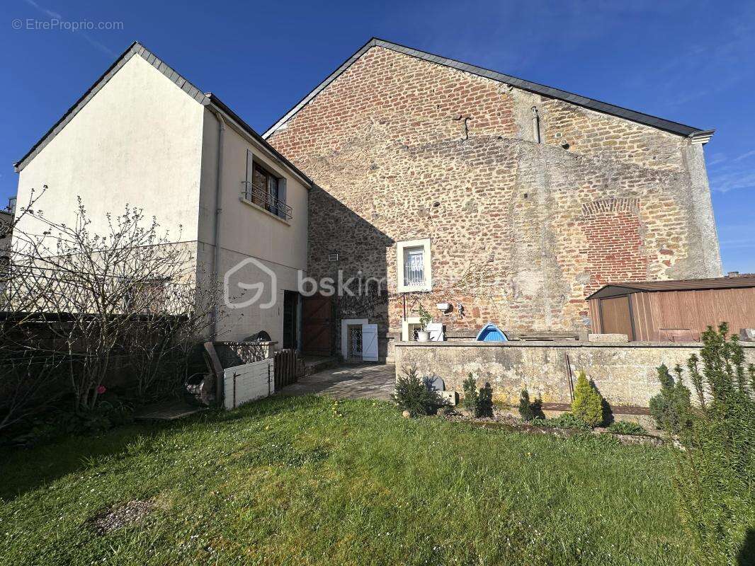 Maison à REMILLY-AILLICOURT