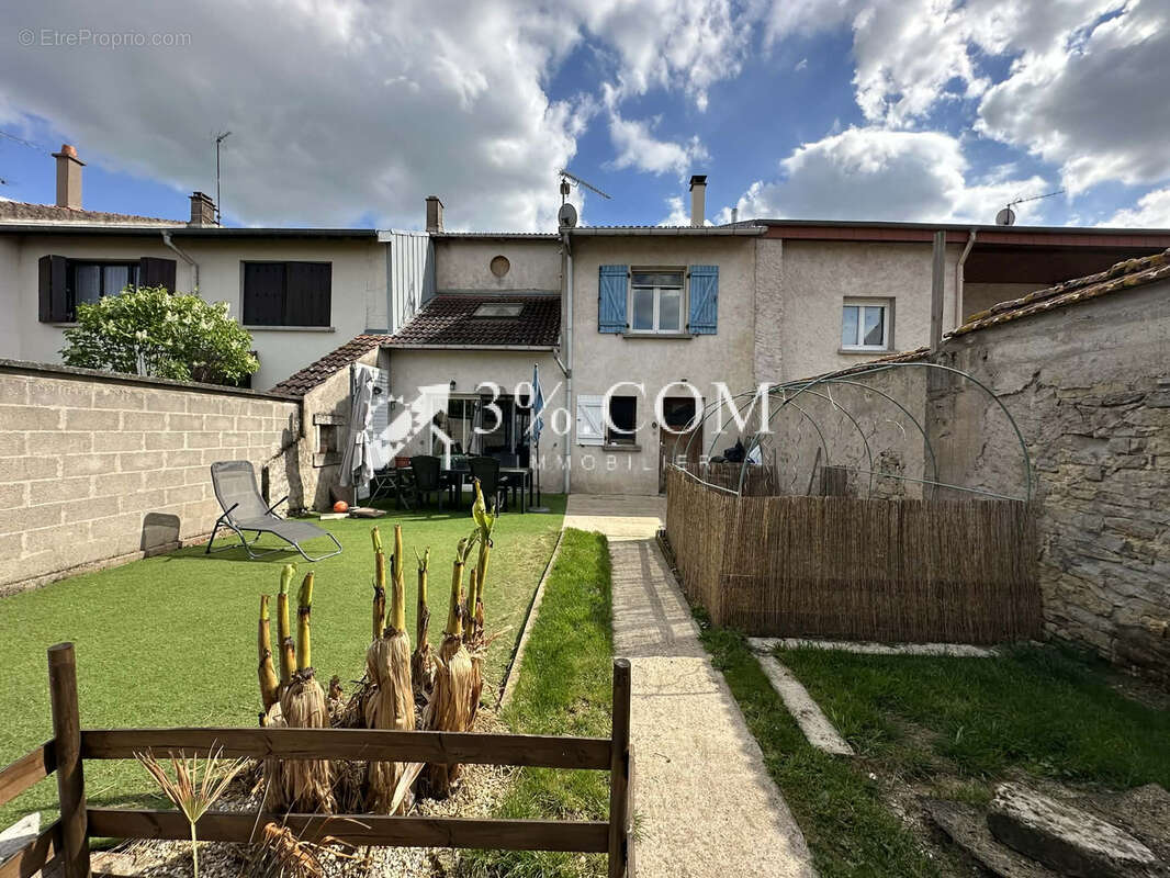 Maison à SERRES