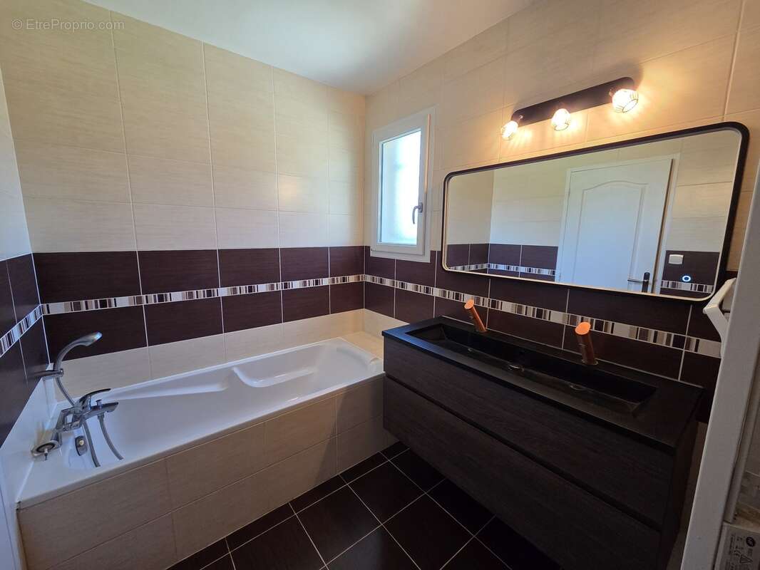 Appartement 119 m² à Le Grand-Bourg  - photo 9