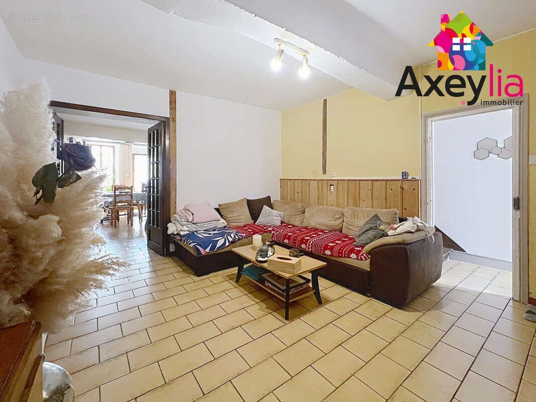 A vendre - marcigny centre - maison 2 chambres avec cour - photo 5