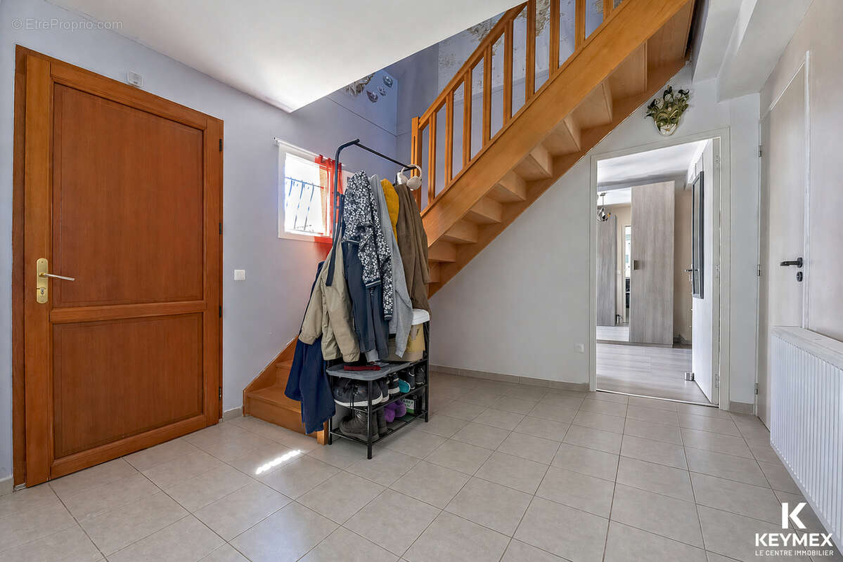 Maison familiale 4 chambres avec suite parentale et sous-sol total ? Persan / Chambly - photo 3
