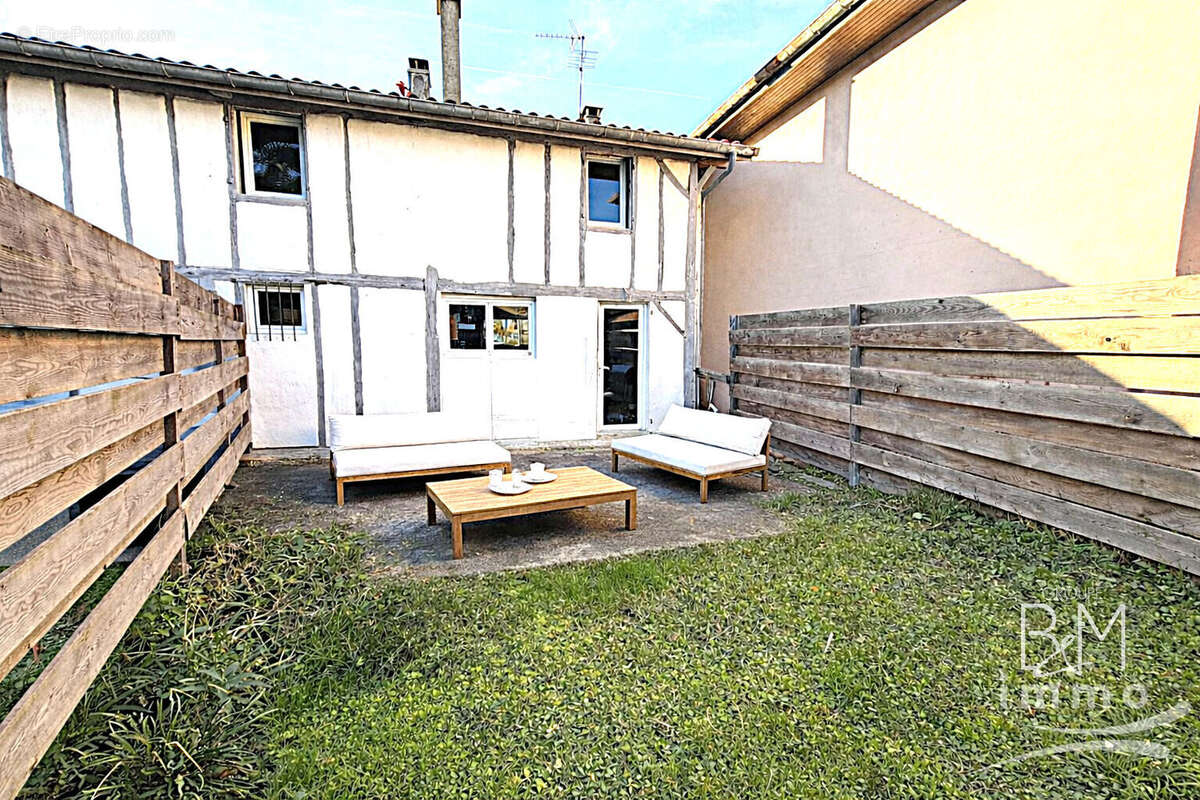 Appartement à TOSSE