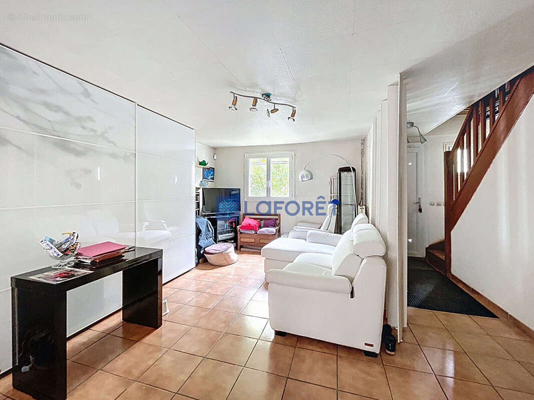 Maison à SAINT-PIERRE-DU-PERRAY