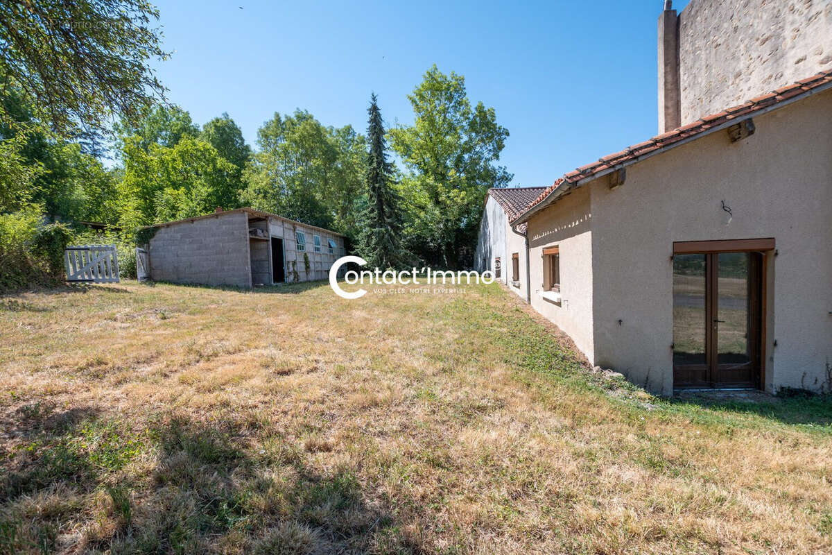 Maison 176 m² à Ravel  - photo 4
