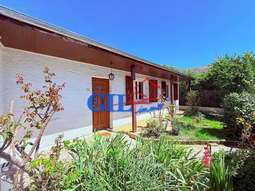 Maison à SAVIGNY-LE-TEMPLE