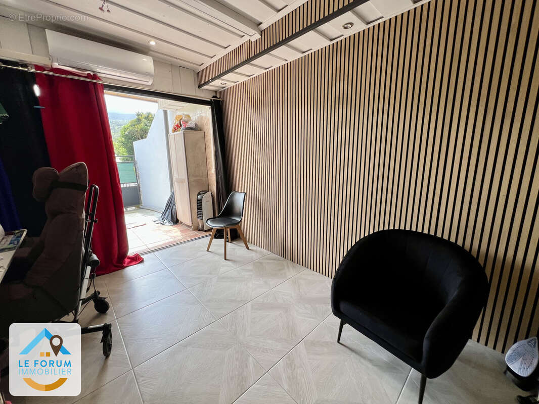 Saint joseph 97480 - maison t6 - beaux volumes - cadre verdoyant - photo 9