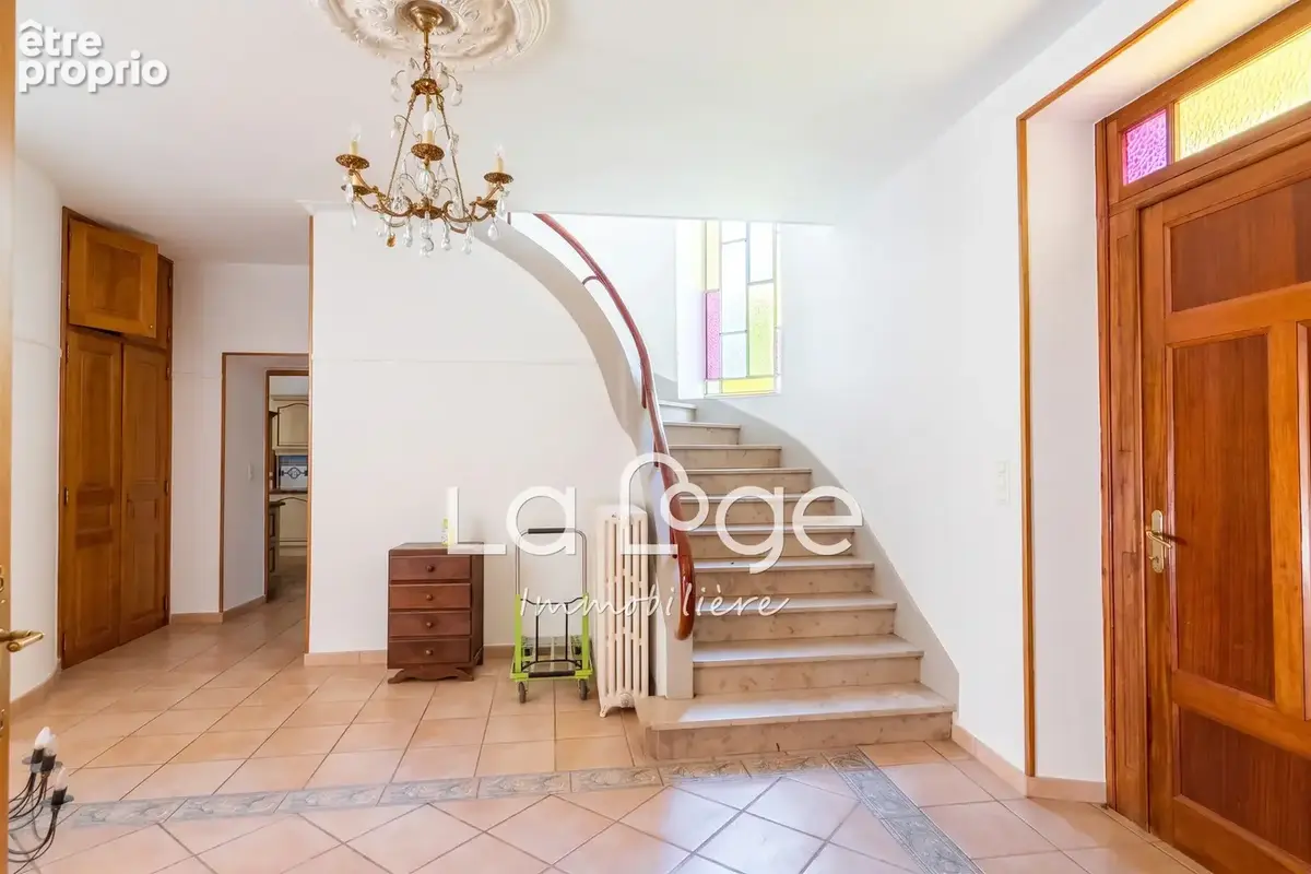 Maison 242 m² à Gap  - photo 4