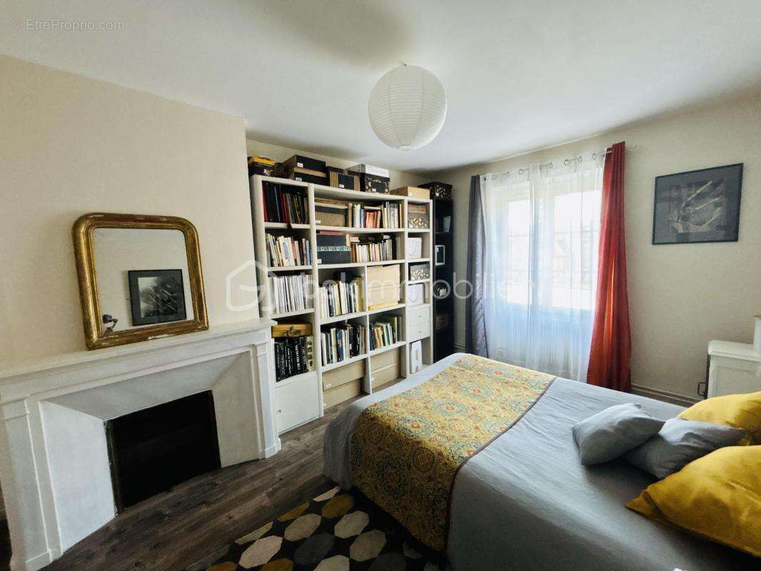 Maison à REIGNAC-SUR-INDRE