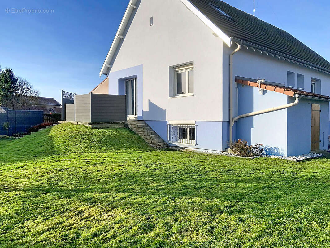 Maison à GIRONCOURT-SUR-VRAINE