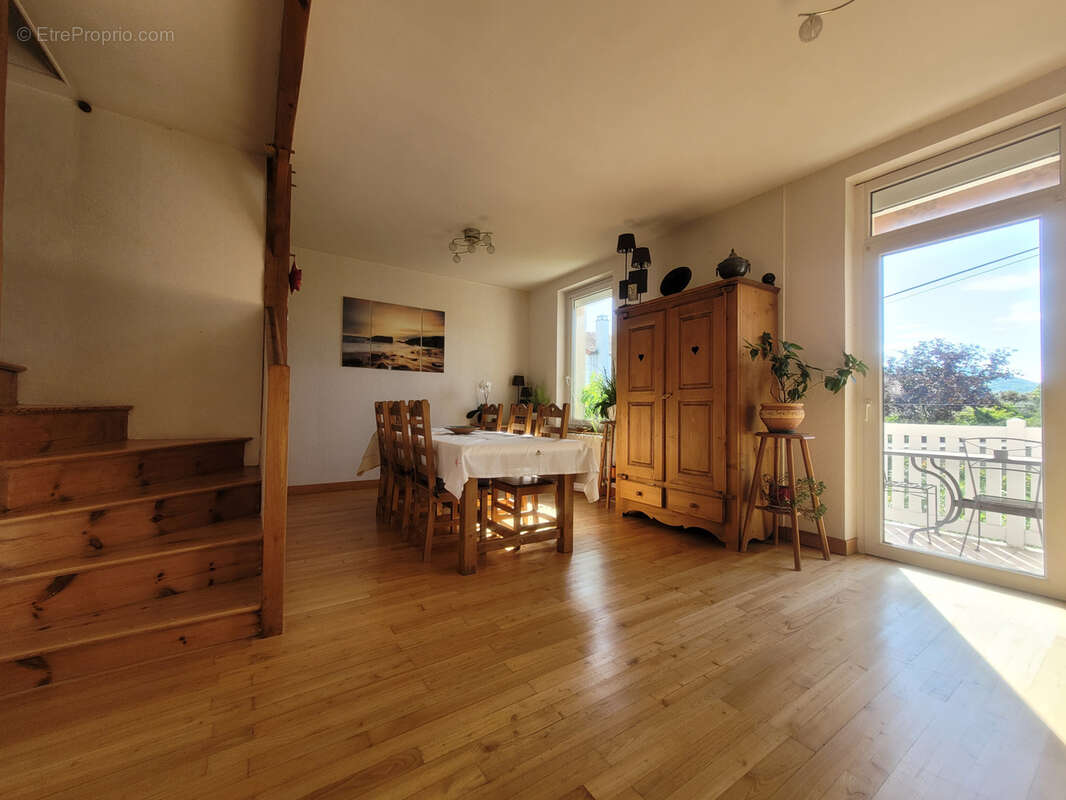 Maison à LES MARTRES-DE-VEYRE