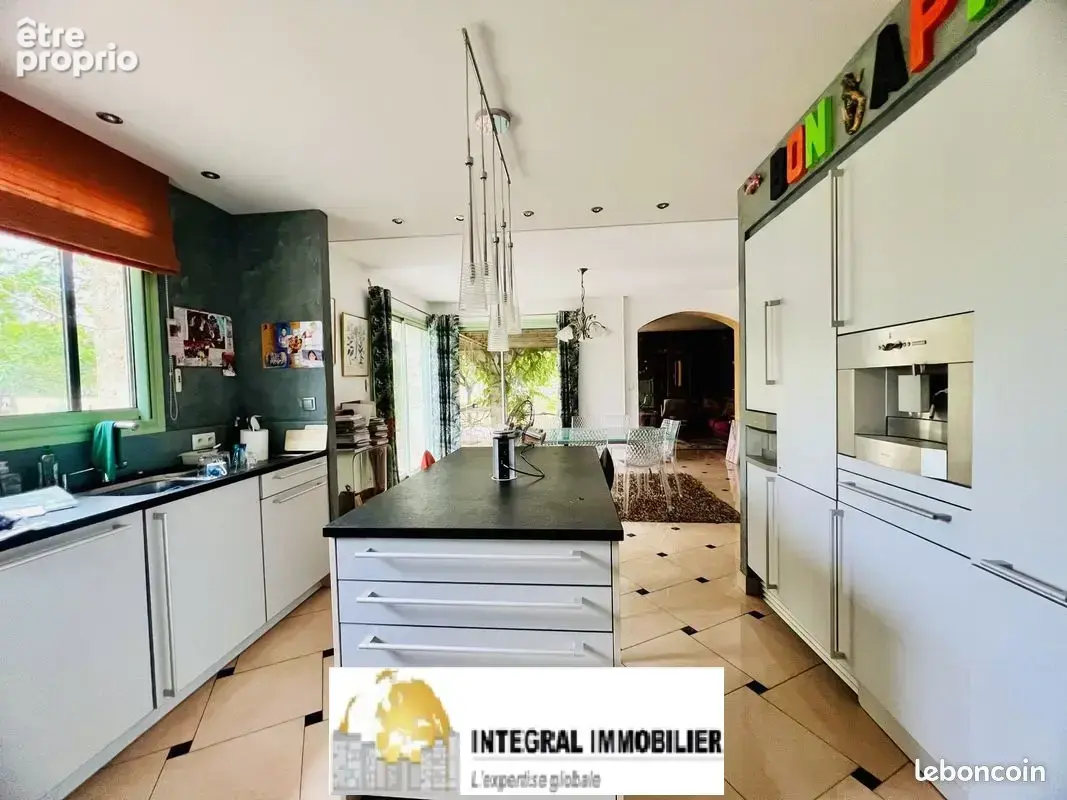 LÉGUEVIN   Domaine d'exception de 238 m2 habitables sur 6 500 m2 de parc - photo 2