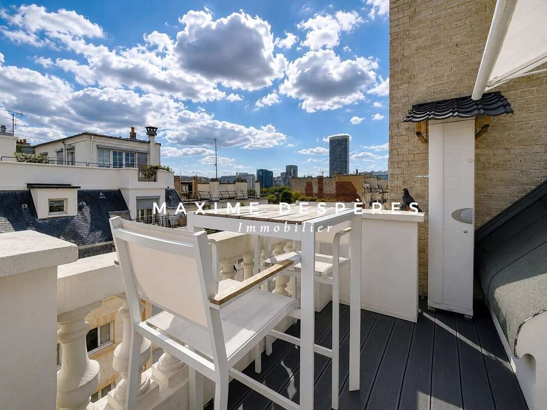 Appartement à NEUILLY-SUR-SEINE