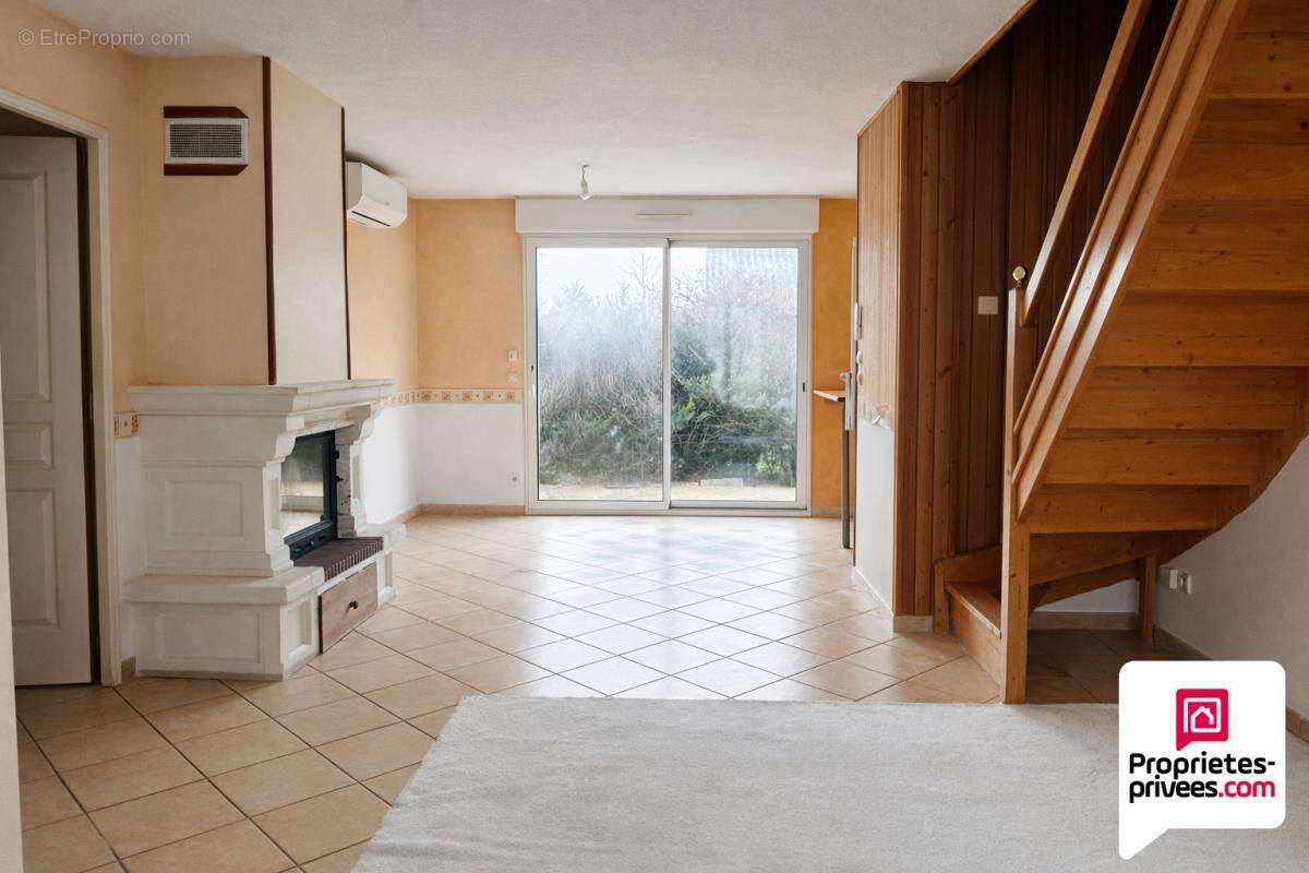 Maison à YVRE-L'EVEQUE