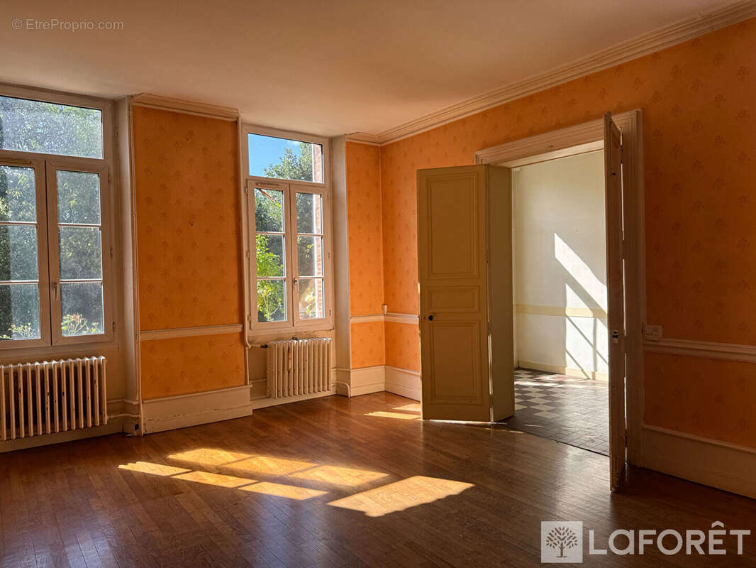 Immeuble de caractère, centre ville  l'Aigle 11 pièces - photo 15