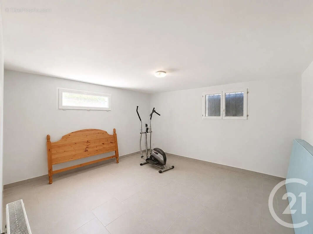Maison 155 m² à Pont-Sur-Yonne  - photo 4