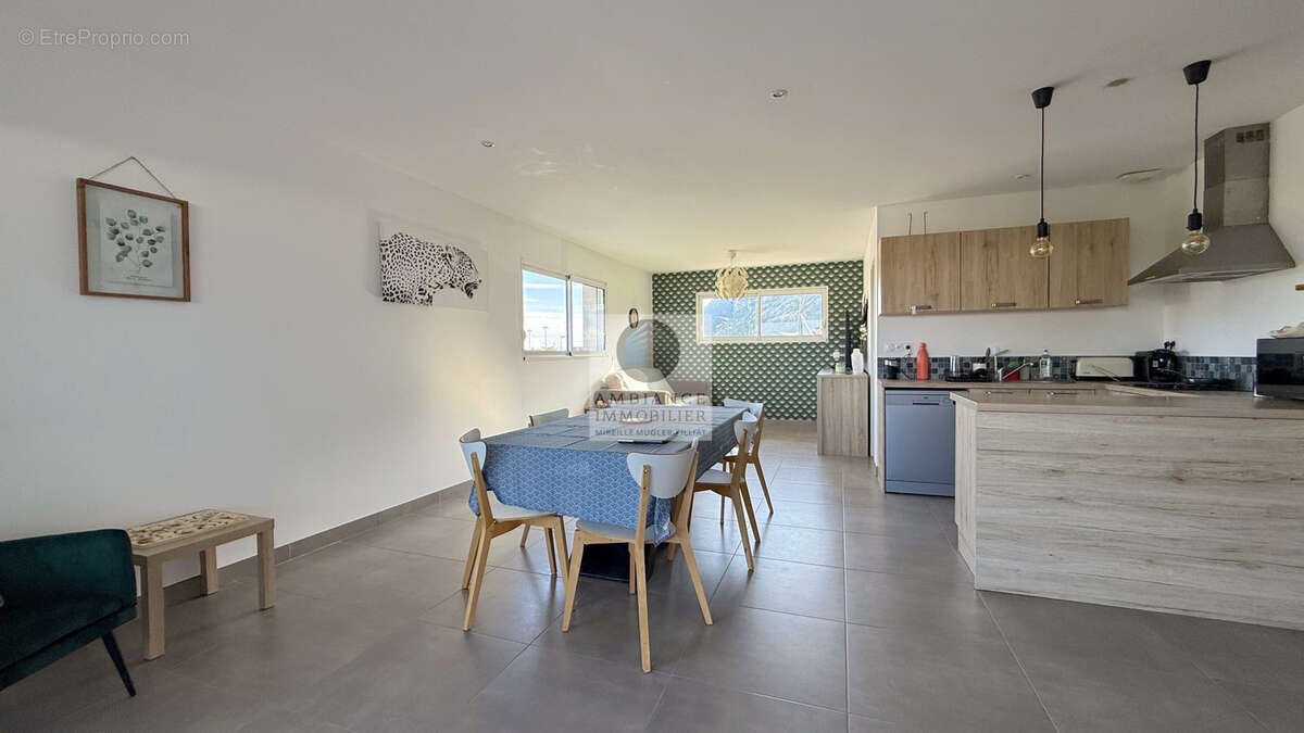 Appartement à GUILHERAND-GRANGES