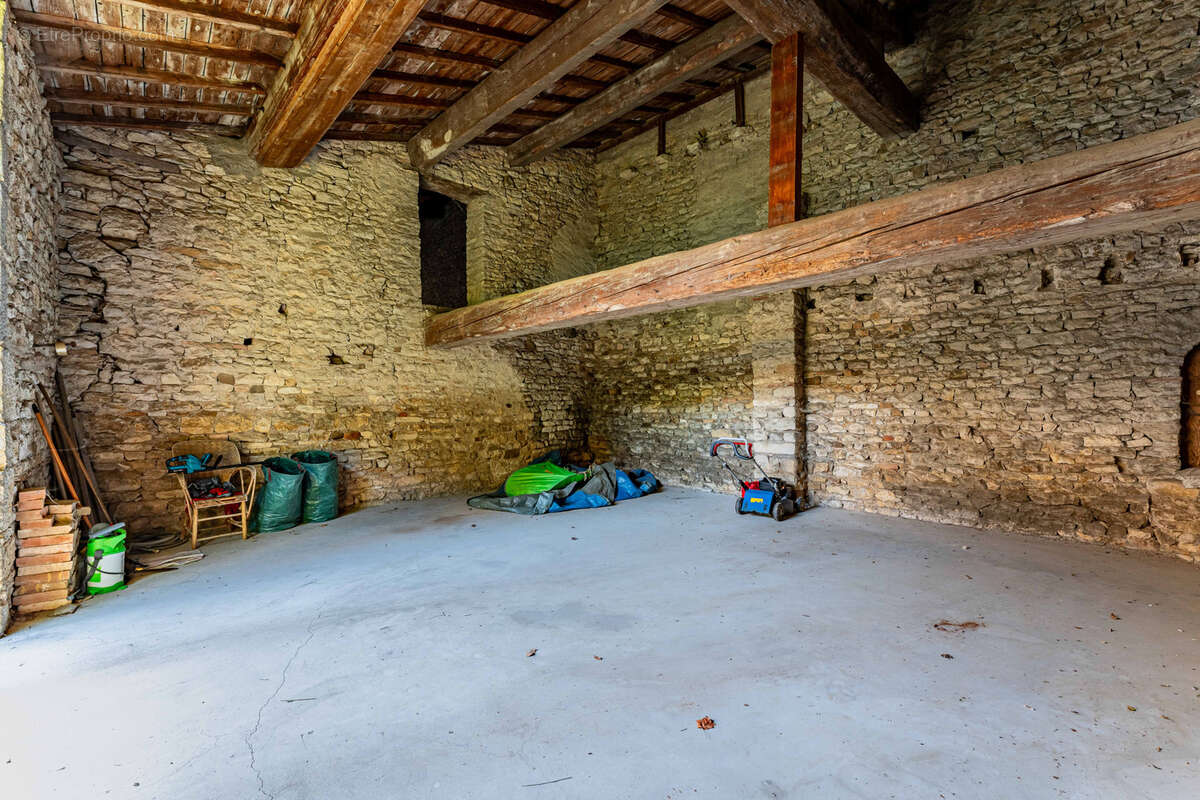 Maison à MORANCE