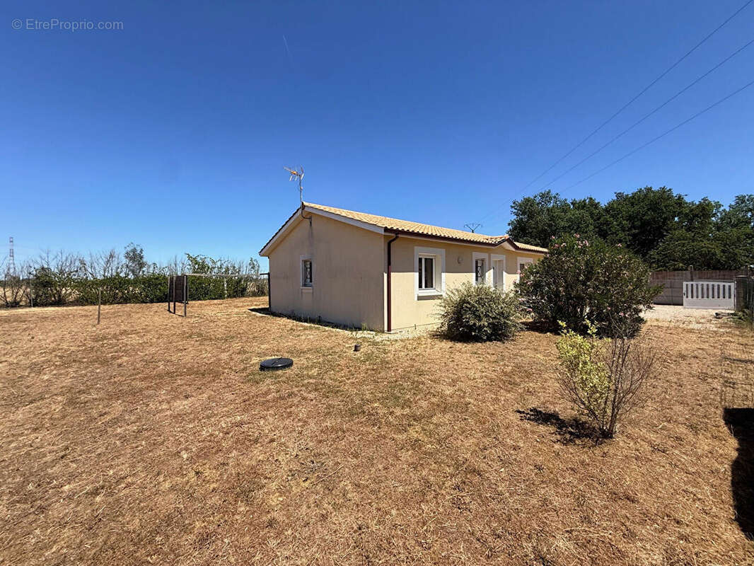 Maison 90m² à saint-denis-de-pile - photo 2