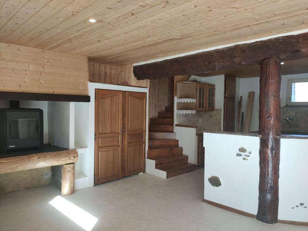 Maison de 200 m² en pierre avec jardin - photo 13