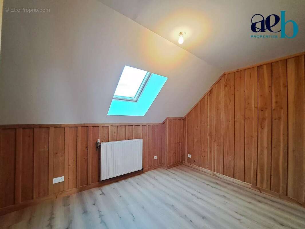 Appartement à COURTERANGES