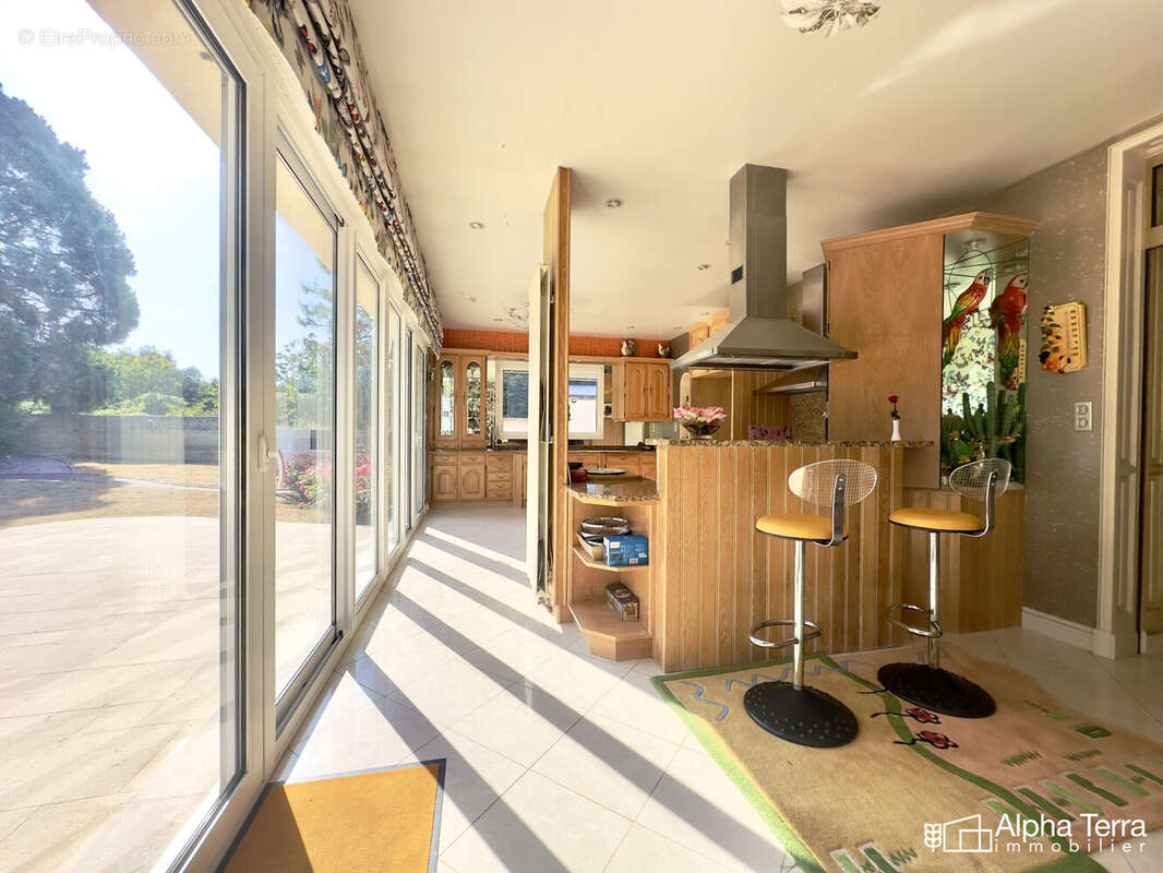 Maison 217 m² à Douvres-La-Delivrande  - photo 8