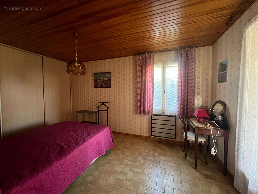 Maison à ENTREPIERRES