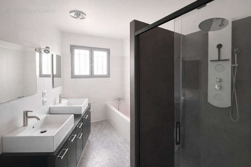  Maison familiale avec double logement – 240 m² – Terrain 1126 m² – Exclusivité - photo 6