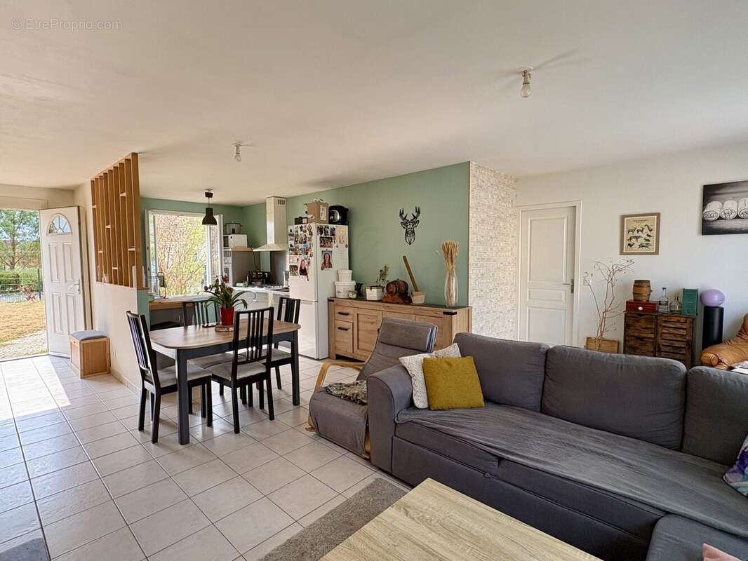 Maison 85 m² à Vitry-Aux-Loges  - photo 4