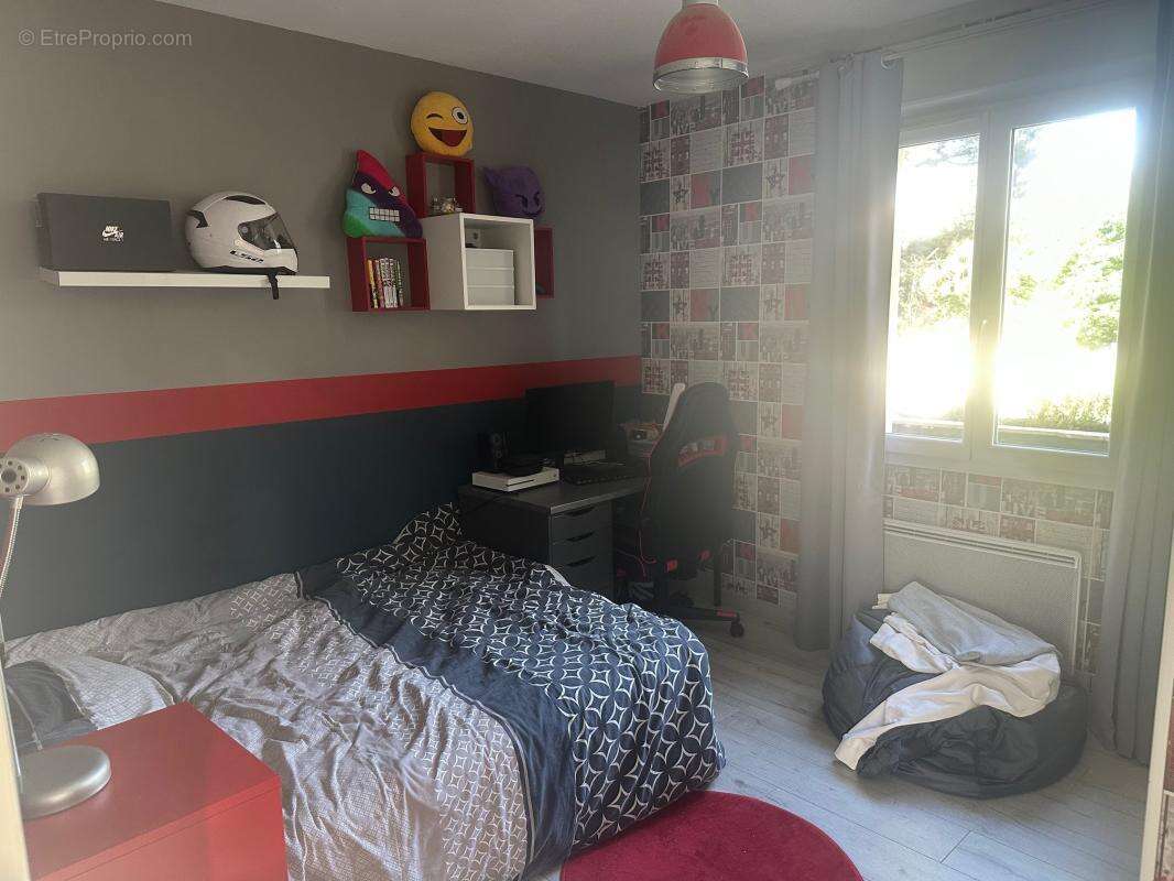 Maison à SAINT-MACAIRE-EN-MAUGES