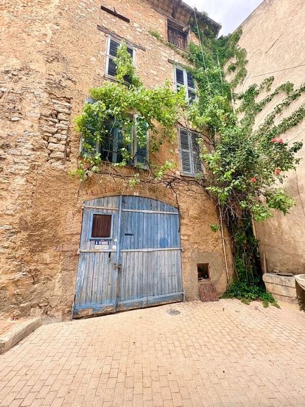 Appartement à LORGUES