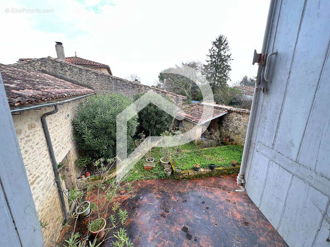 Maison à BLASIMON