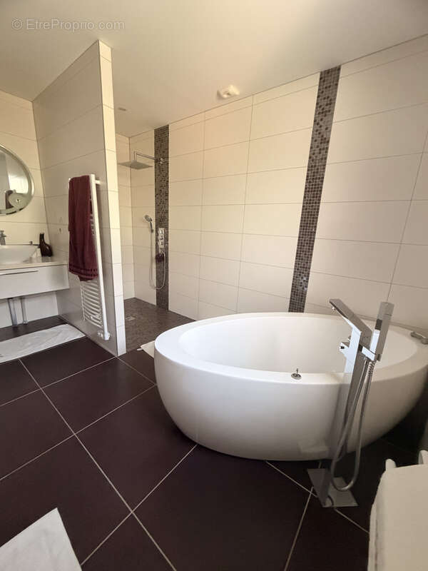 Villa contemporaine d’exception de 208m2   Vue panoramique, calme absolu et prestations haut de gamme - photo 22