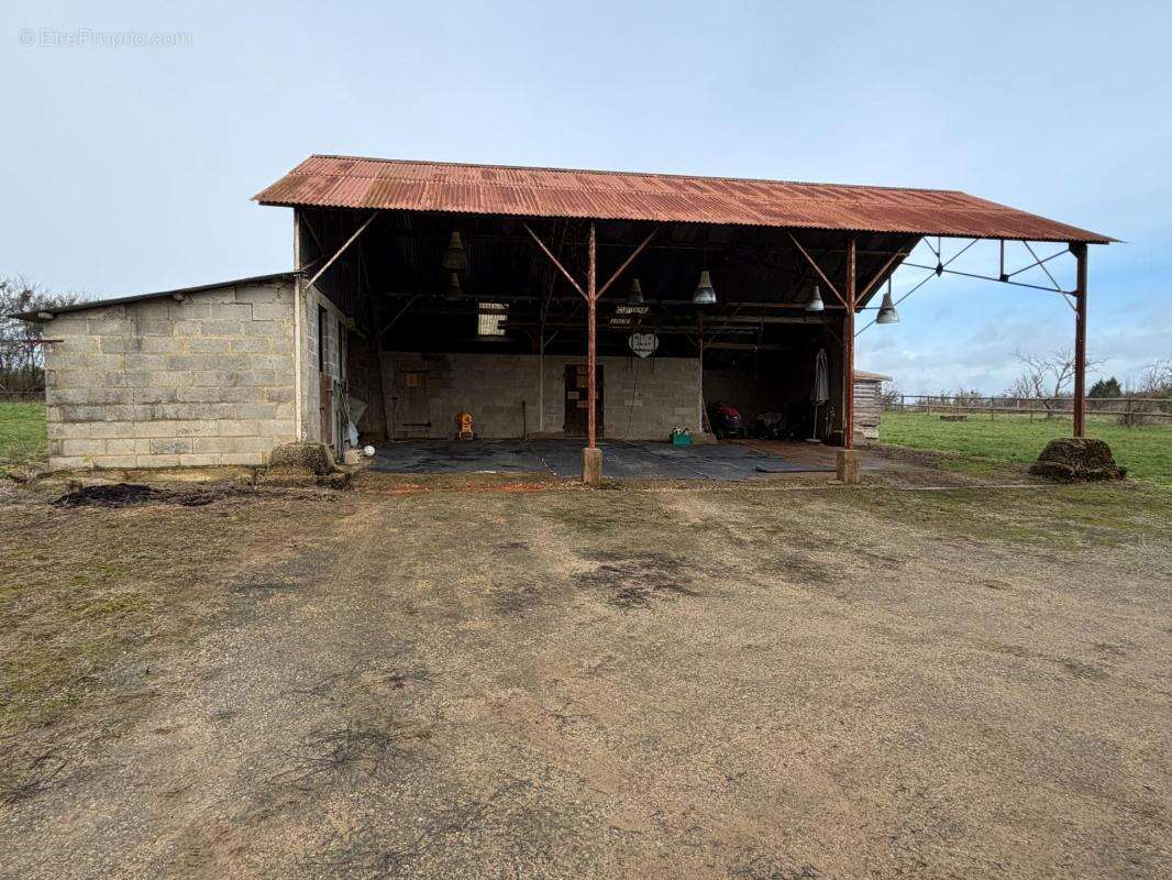 Maison à SAVIGNE-L'EVEQUE