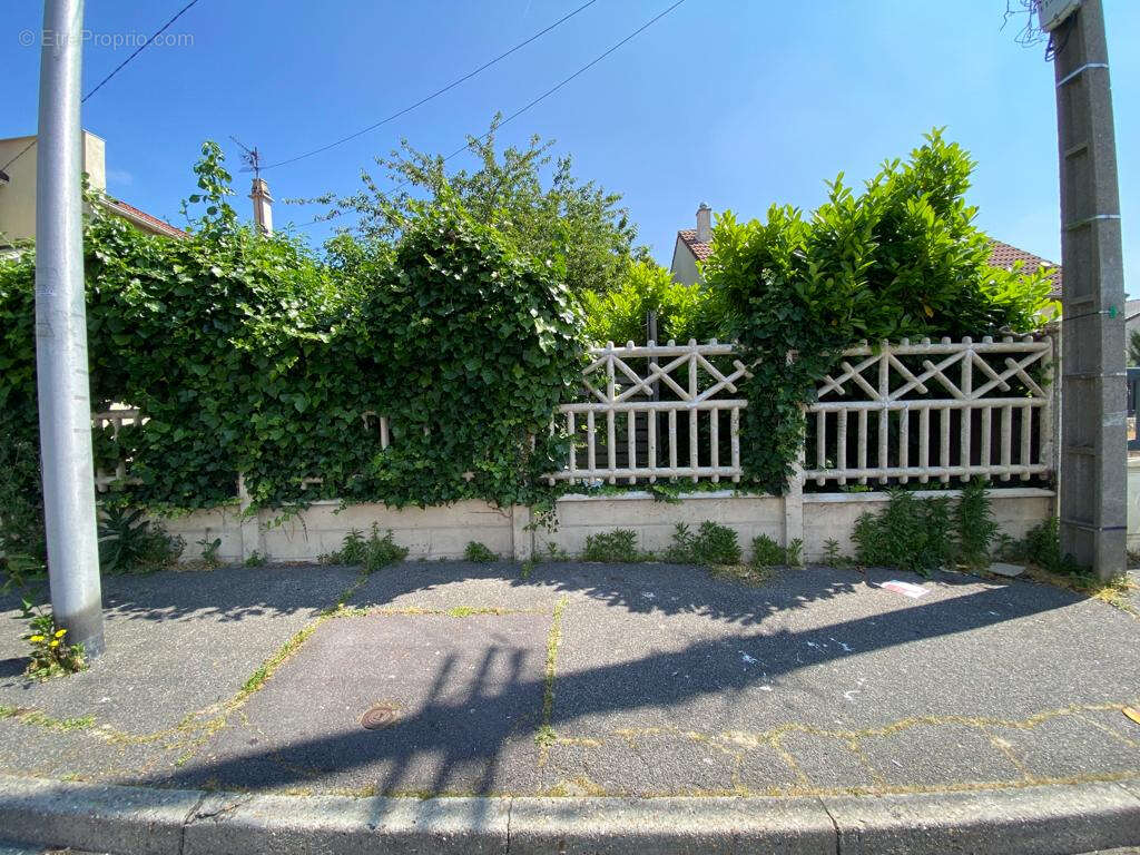 Terrain à SAINT-DENIS