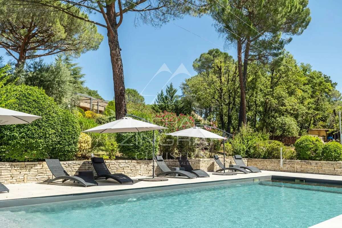 Maison à LA TOUR-D&#039;AIGUES