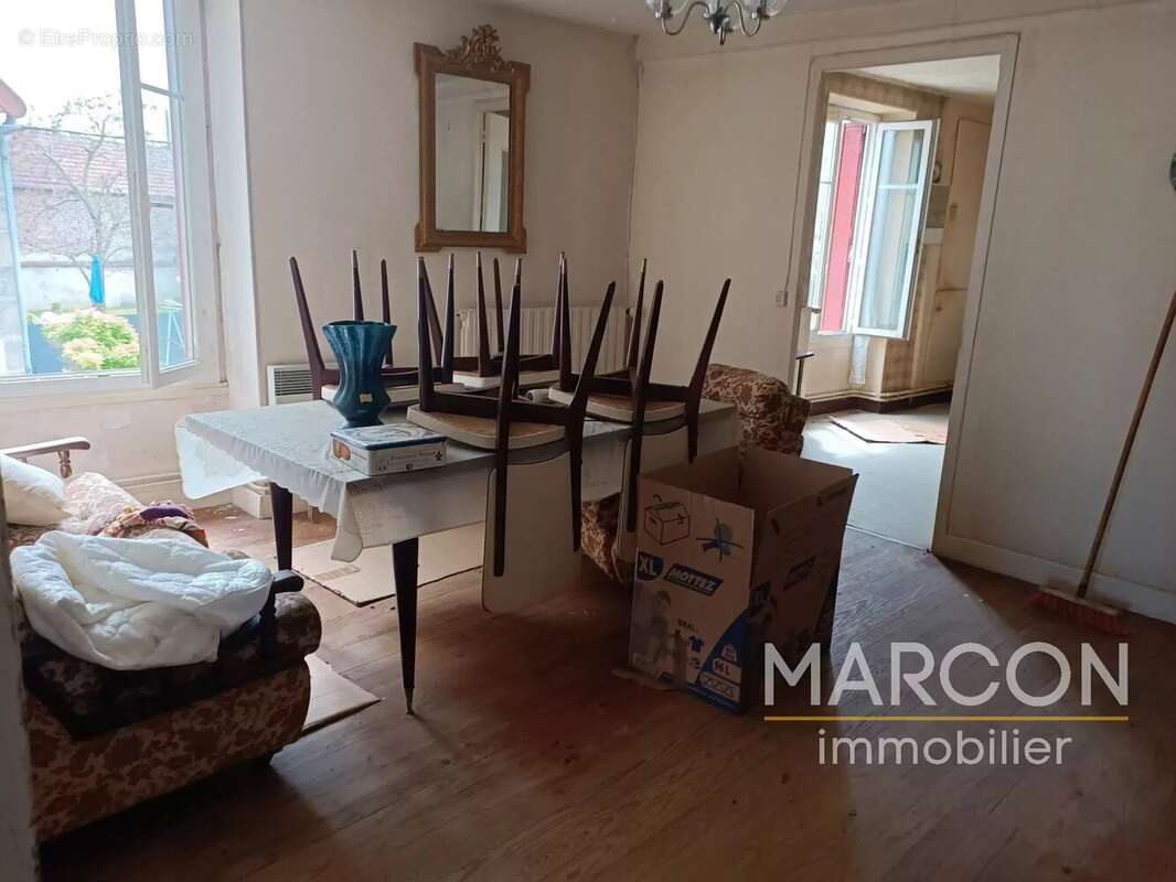 Maison à LAVAVEIX-LES-MINES