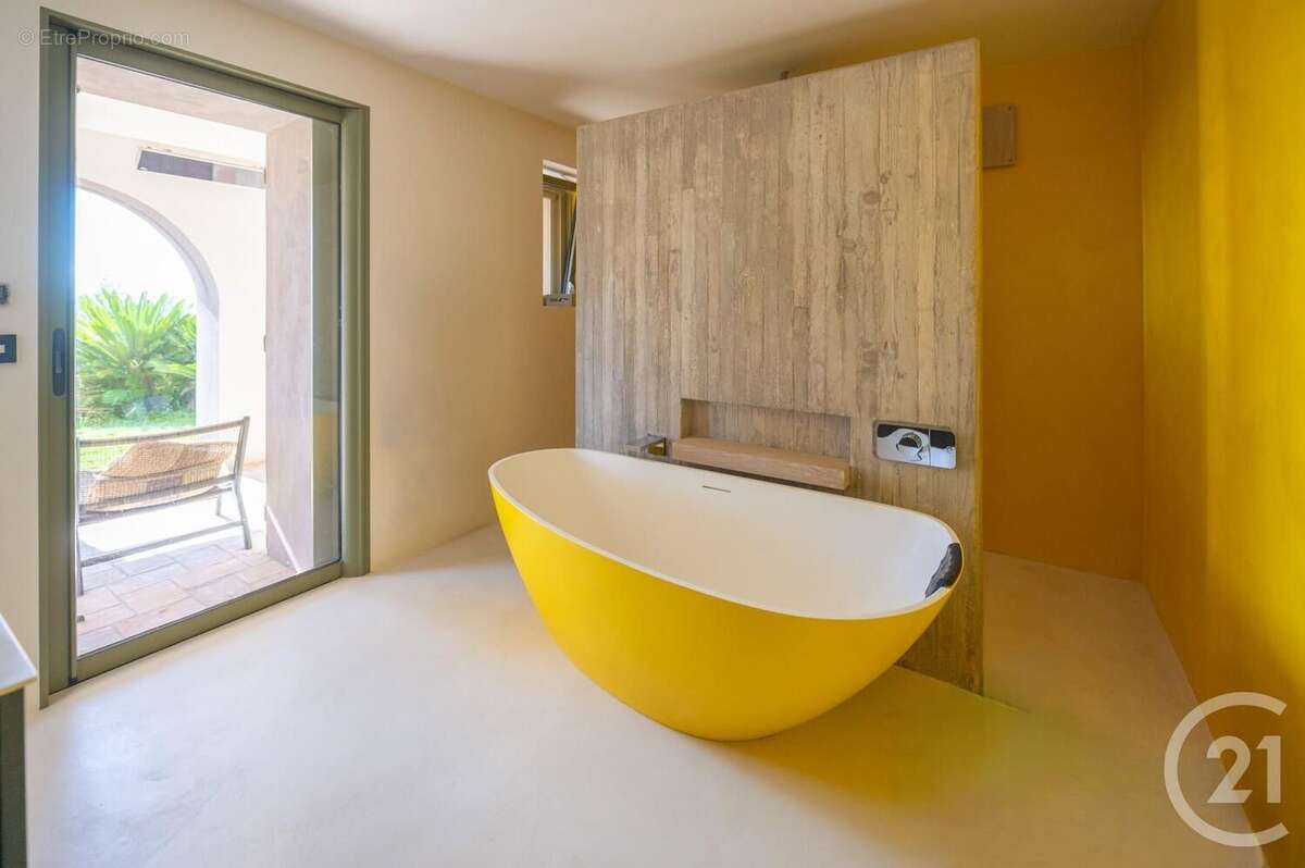 Maison à BORMES-LES-MIMOSAS