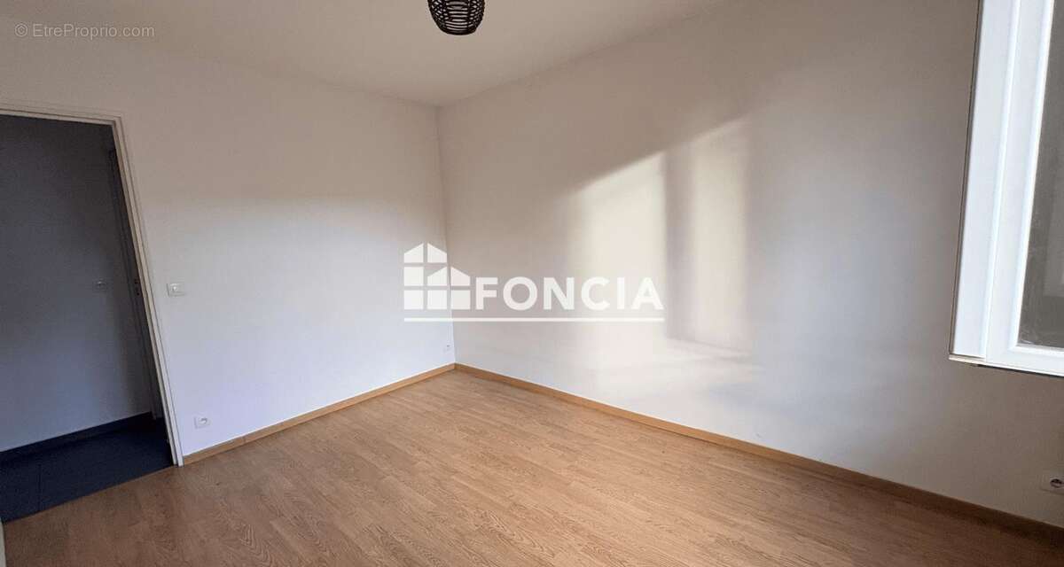 Appartement à LES PAVILLONS-SOUS-BOIS
