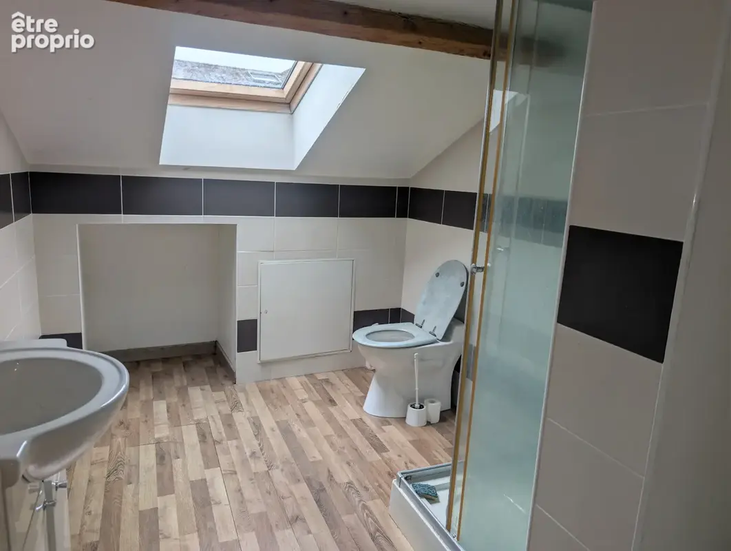 Immeuble pour habitation et commerce en centre ville - photo 6