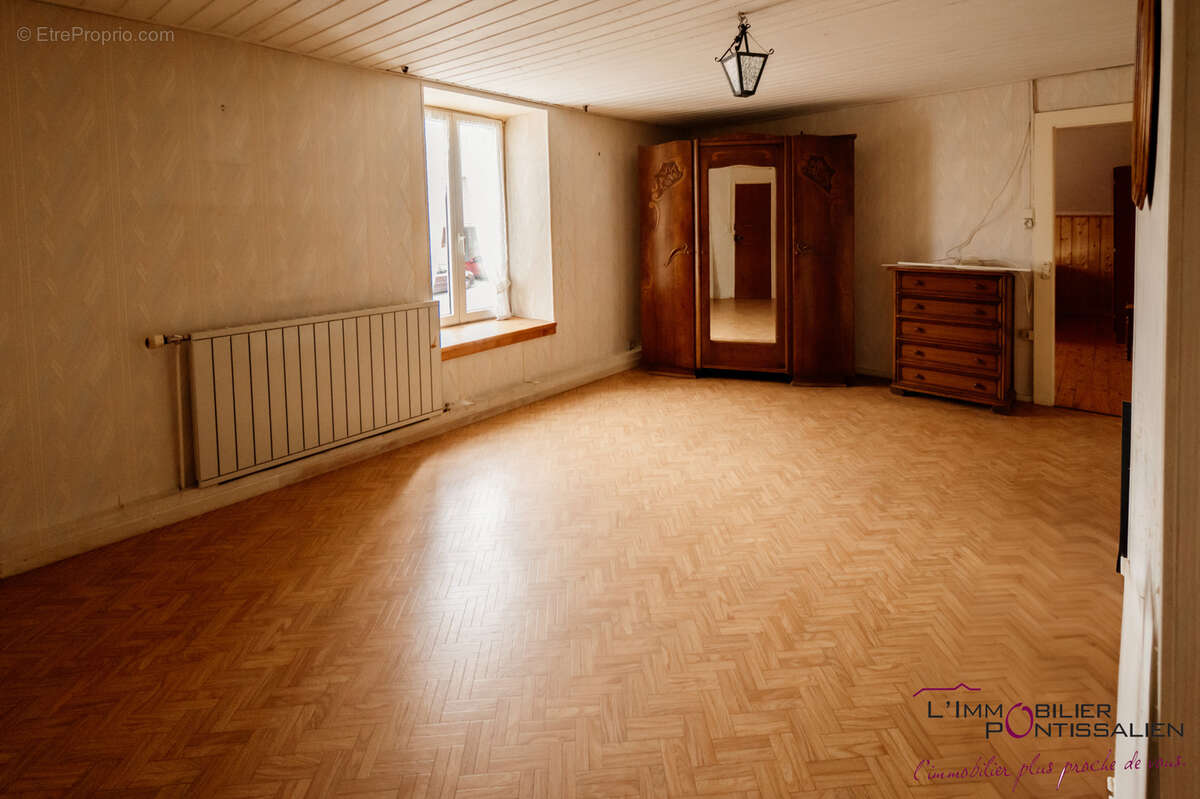 Maison à VILLERS-SOUS-CHALAMONT