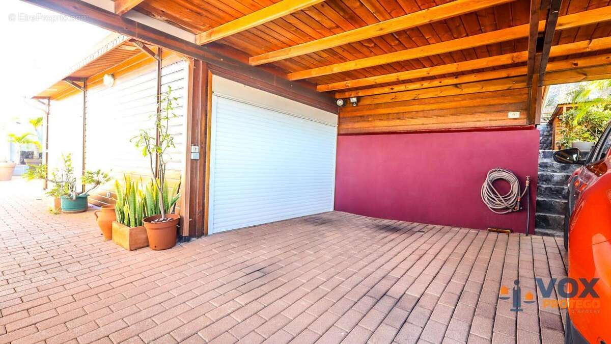 À vendre – Villa familiale avec piscine – Quartier Stella, Saint-Leu - photo 10