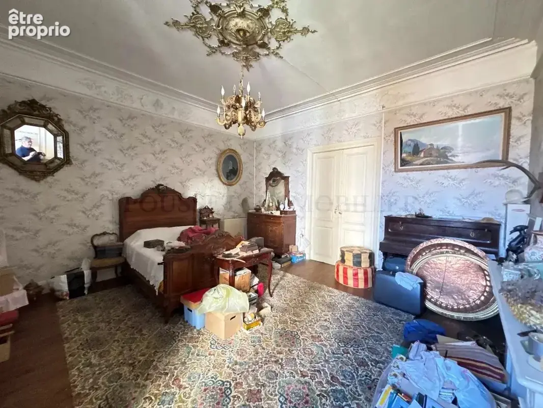 Propriété en pierre du XVIIIe siècle de 540 m² avec dépendances et jardin de 1989 m². - photo 8