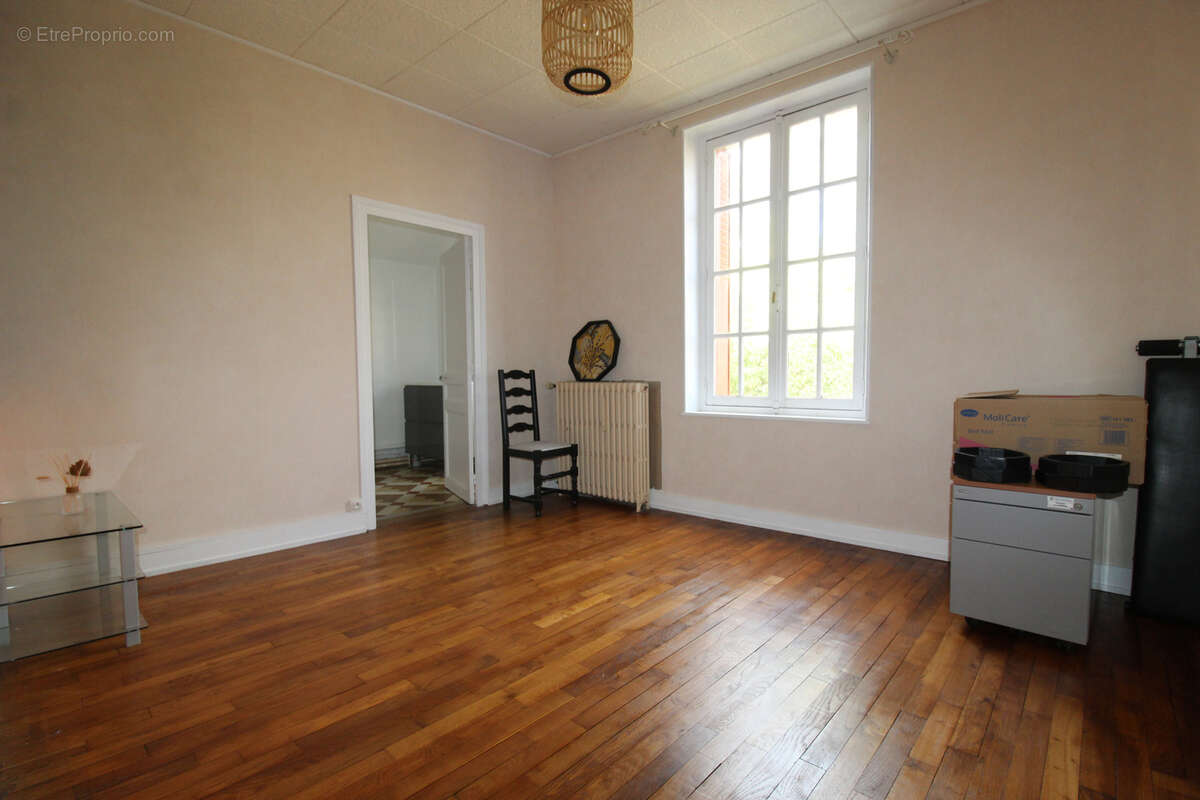 Maison à JOUET-SUR-L'AUBOIS